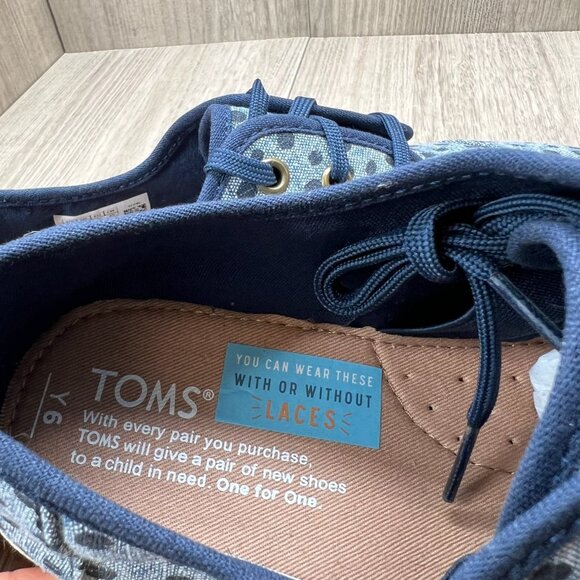 Toms Paseo Sneakers Youth Sz 6 Lace Up Flat Cornflower Slub Chambray Broken Dots - Picture 9 of 11